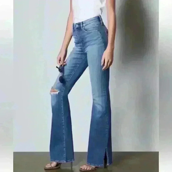 Good AMERICAN GOOD FLARE RIPPED SPLIT HEM FLARE JEANS IN BLUE458 SIZE 6/28 - Picture 4 of 10